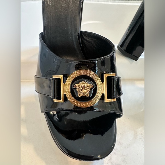 Versace Medusa heels - Picture 3 of 10